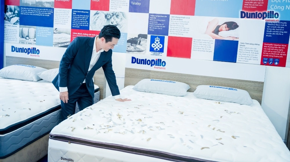 Trải nghiệm nằm thử Goodnight Galaxy trong showroom