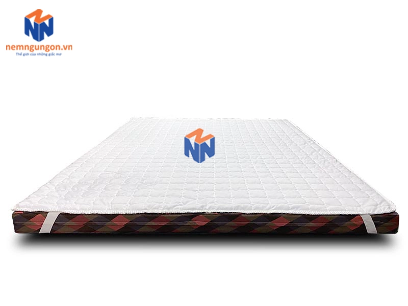 trải tấm cách ẩm dưới nệm trên sàn