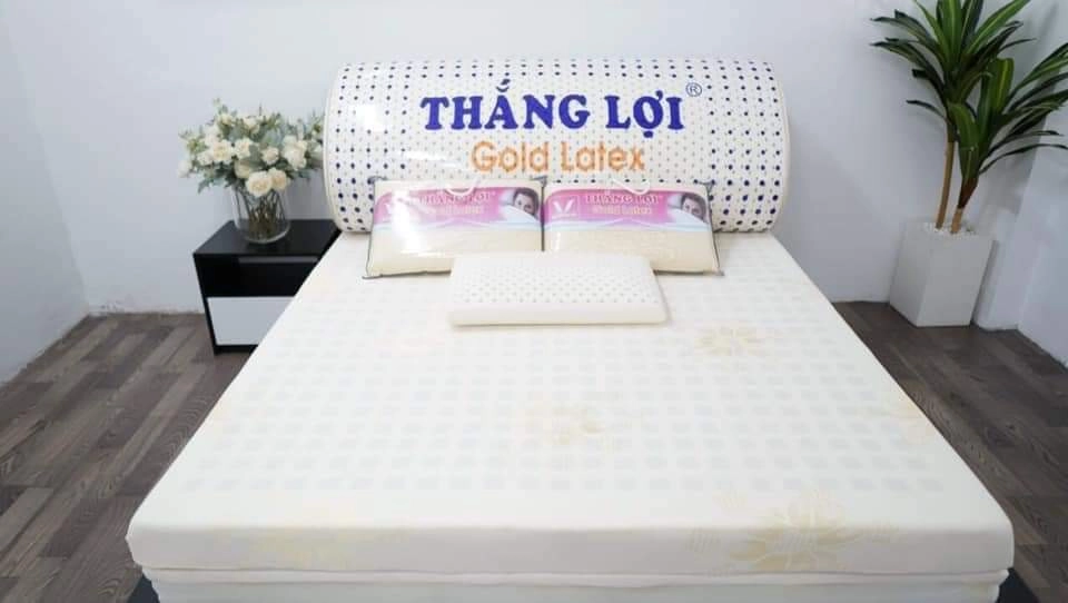 nệm latex Thắng Lợi bản dày đặt trong phòng ngủ