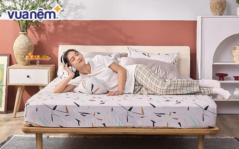 bề mặt nệm Vinalatex thông thoáng dưới ánh sáng