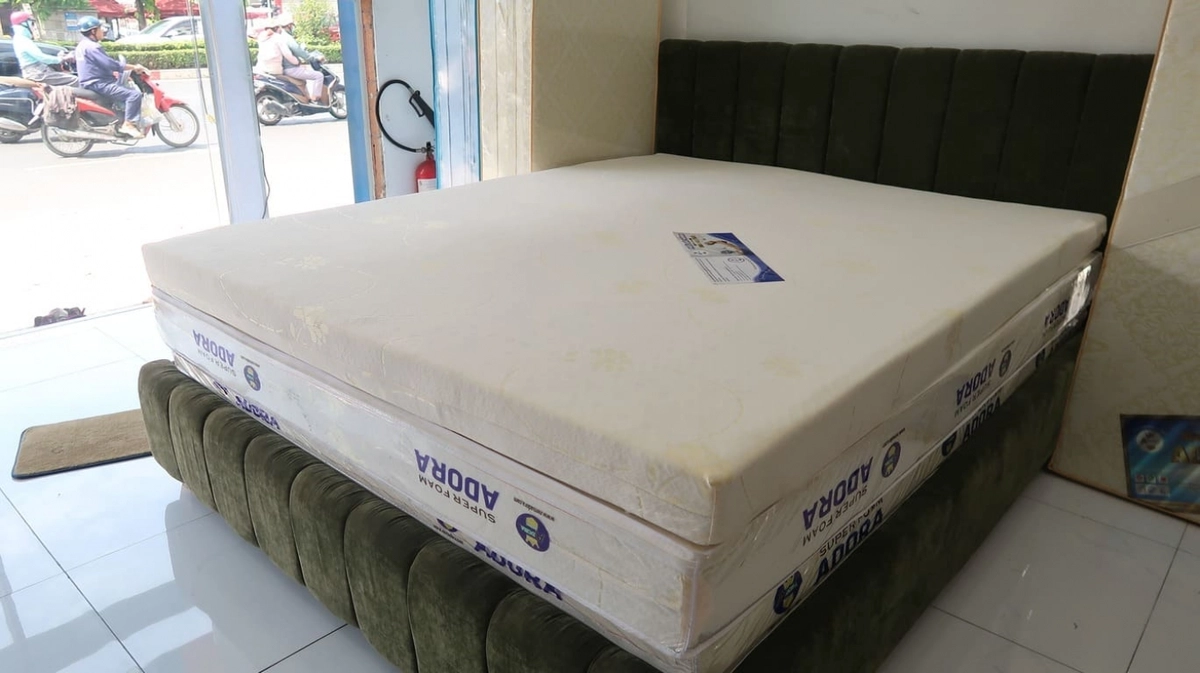 bảng giá trưng bày nệm adora than hoạt tính