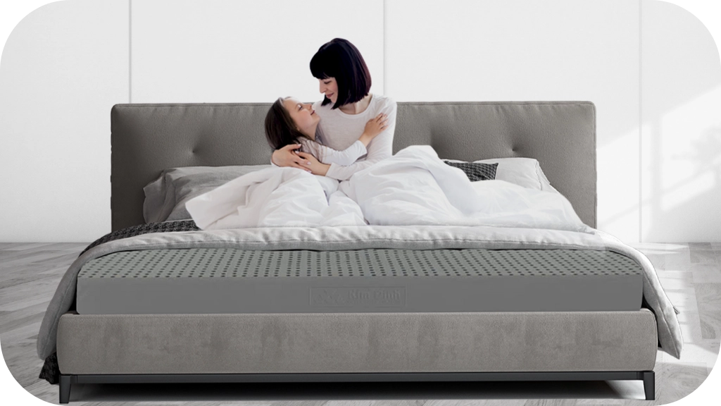 phòng ngủ ấm cúng với nệm than hoạt tính tinh tế