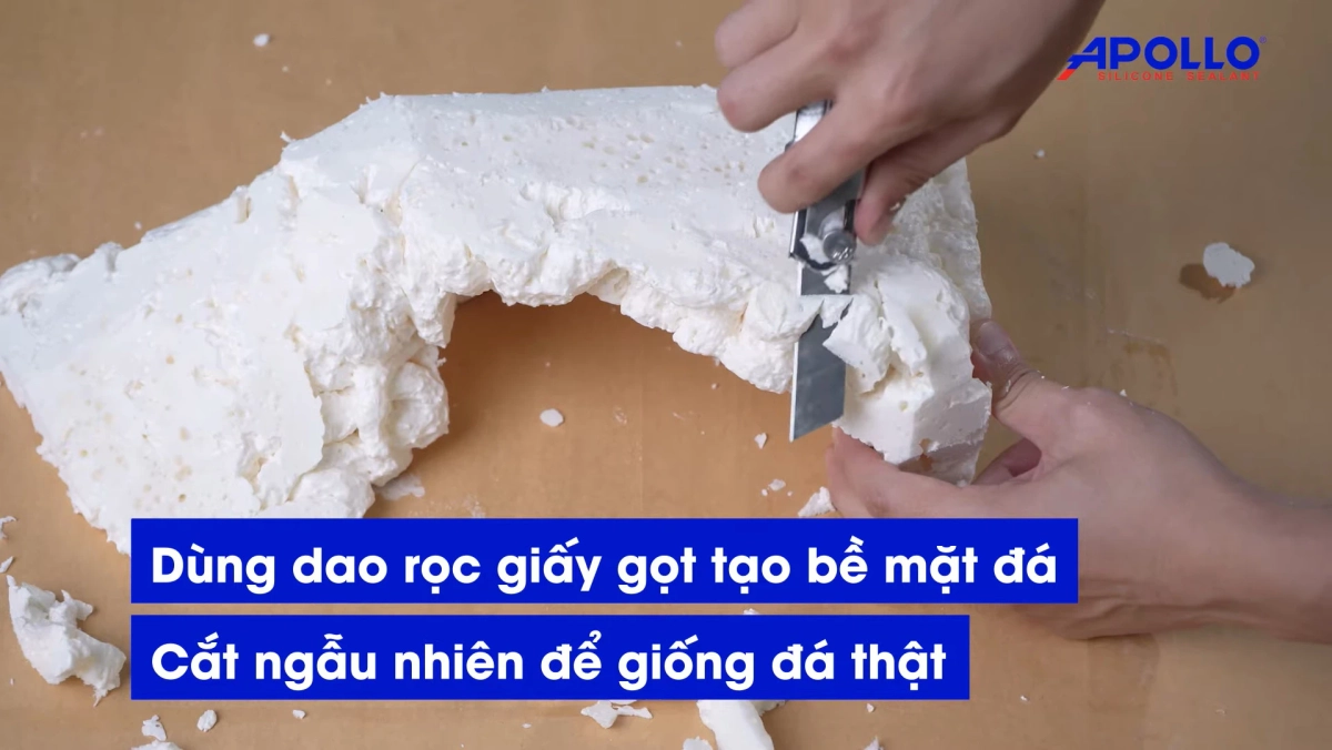 Cận cảnh bề mặt foam ôm tay hồi phục chậm