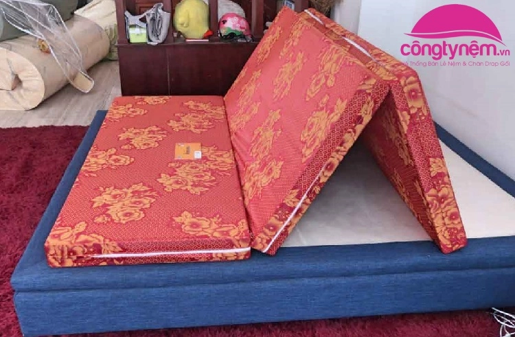 nệm cao su gấp 3 trong căn hộ studio