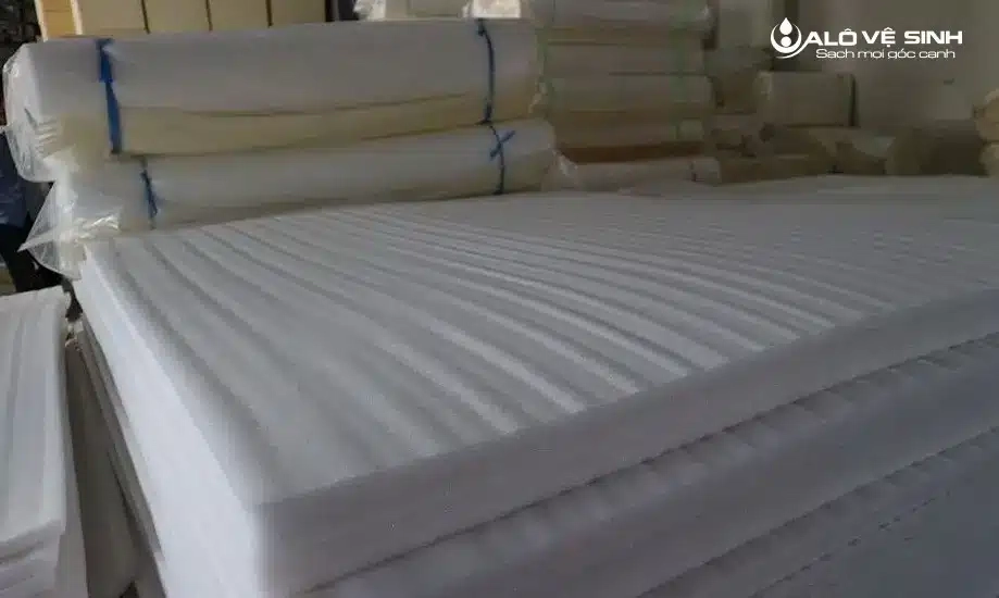 so sánh giá nệm bông ép và latex
