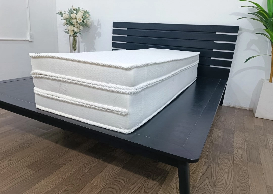 kiểm tra độ đàn hồi nệm cao su bông gấp 3 tại showroom