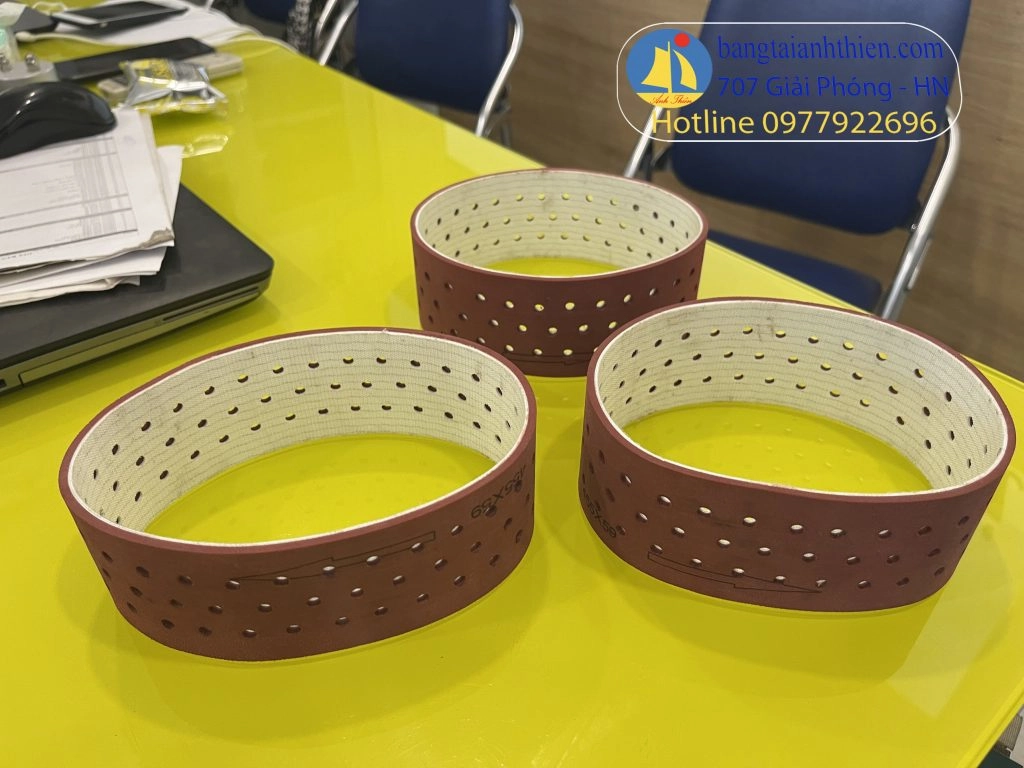 chi tiết lớp cao su lỗ thoáng dày mịn