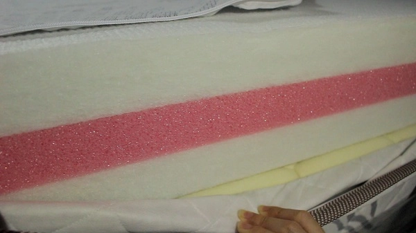 Lõi foam và bông ép của nệm gấp 3 cận cảnh